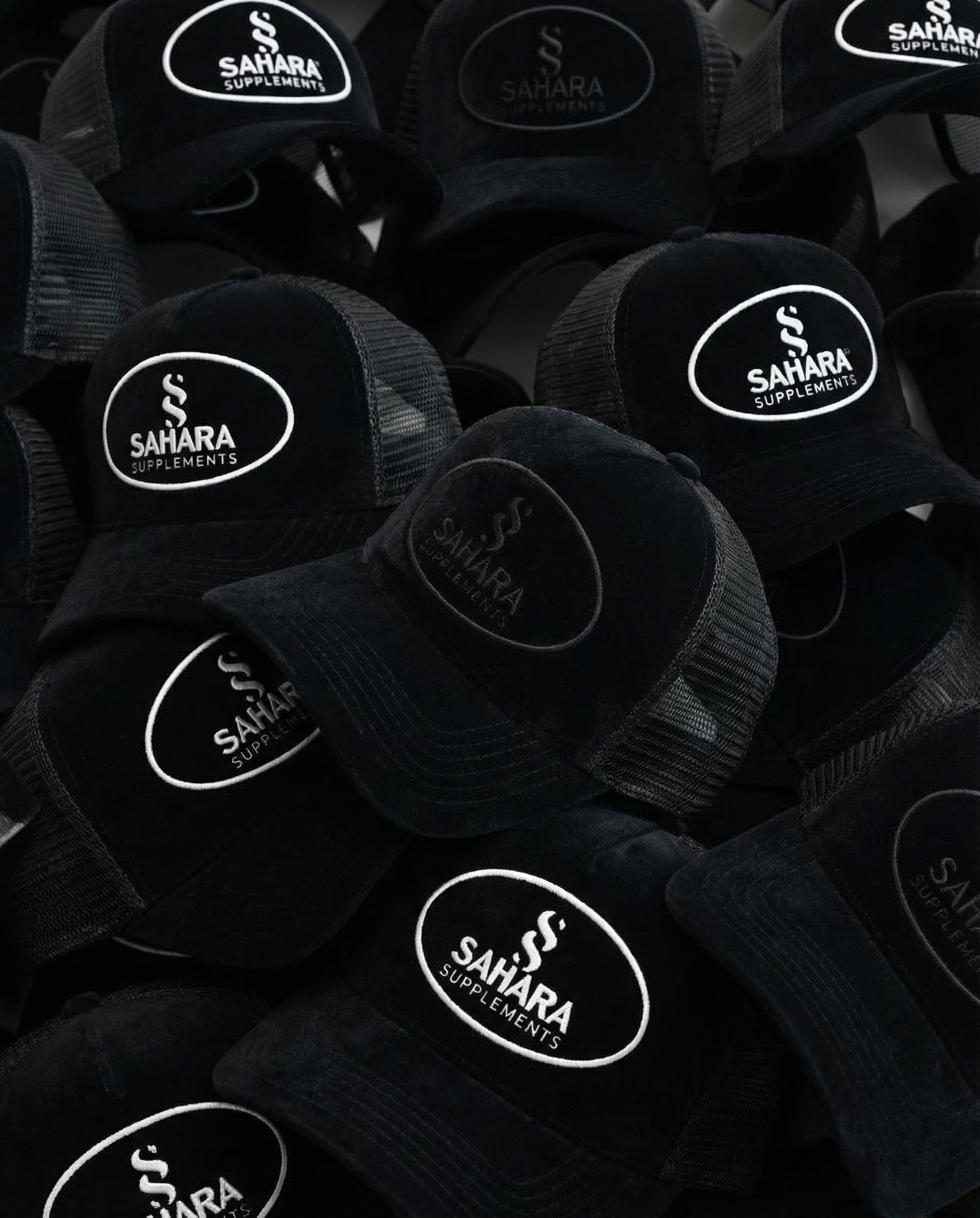 Sahara Velour Hat Black on White